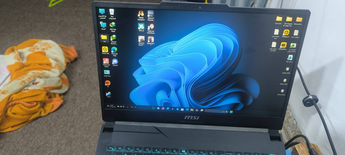 🔥 للبيع لابتوب MSI Cyborg 15 A13UDX 🔥

لابتوب قوي جدًا للألعاب، التصميم، والبرامج الثقيلة.

📌 المواصفات:

الموديل: MSI Cyborg 15 A13UDX

المعالج: Intel Core i7 الجيل 13 (i7-13620H)

كرت الشاشة: NVIDIA GeForce RTX 3050 6GB GDDR6

الرام: 16GB DDR5 (8×2)

الخزن: SSD 512GB

الشاشة: 15.6 إنج FHD IPS Anti-Glare

التردد: 144Hz

اللون: أسود شفاف (Translucent Black)

النظام: Windows 11 أصلي

البطارية: 53.5Wh

الاتصال: Wi-Fi + Bluetooth

الحالة: استخدام نظيف، ما بيه أعطال، كلشي شغال 100%

💻 مناسب لـ:

الألعاب الحديثة

التصميم والمونتاج

البرامج الهندسية

الاستخدام الجامعي القوي
كارتون ويا حته ضمان مالته موجود من شركة العالميه لابتوب استخدام قليل مشتري قبل فتره كل ملحقاته موجوده سعره 1100,000مليون و ميه


**إذا كنت صاحب هذا الإعلان وتريد حذفه لأي سبب، رجاءا أرسل رسالة إلى الدعم الفني**