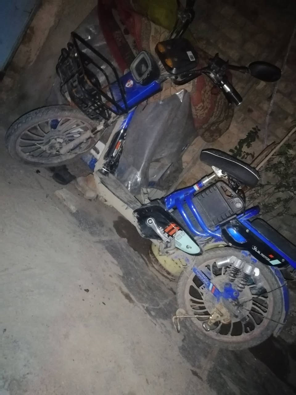 دراجة شحن للبيع مابيه اي نقص بسعر مناسب للاستفسار ***********
