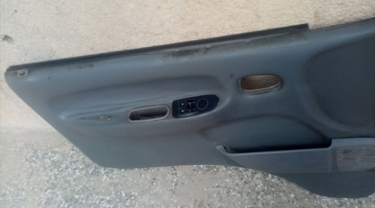 السلام عليكم بطانة صفحت السايق جديدة السعر ٨٠ الف قفل المكان بغداد المعامل ***********
