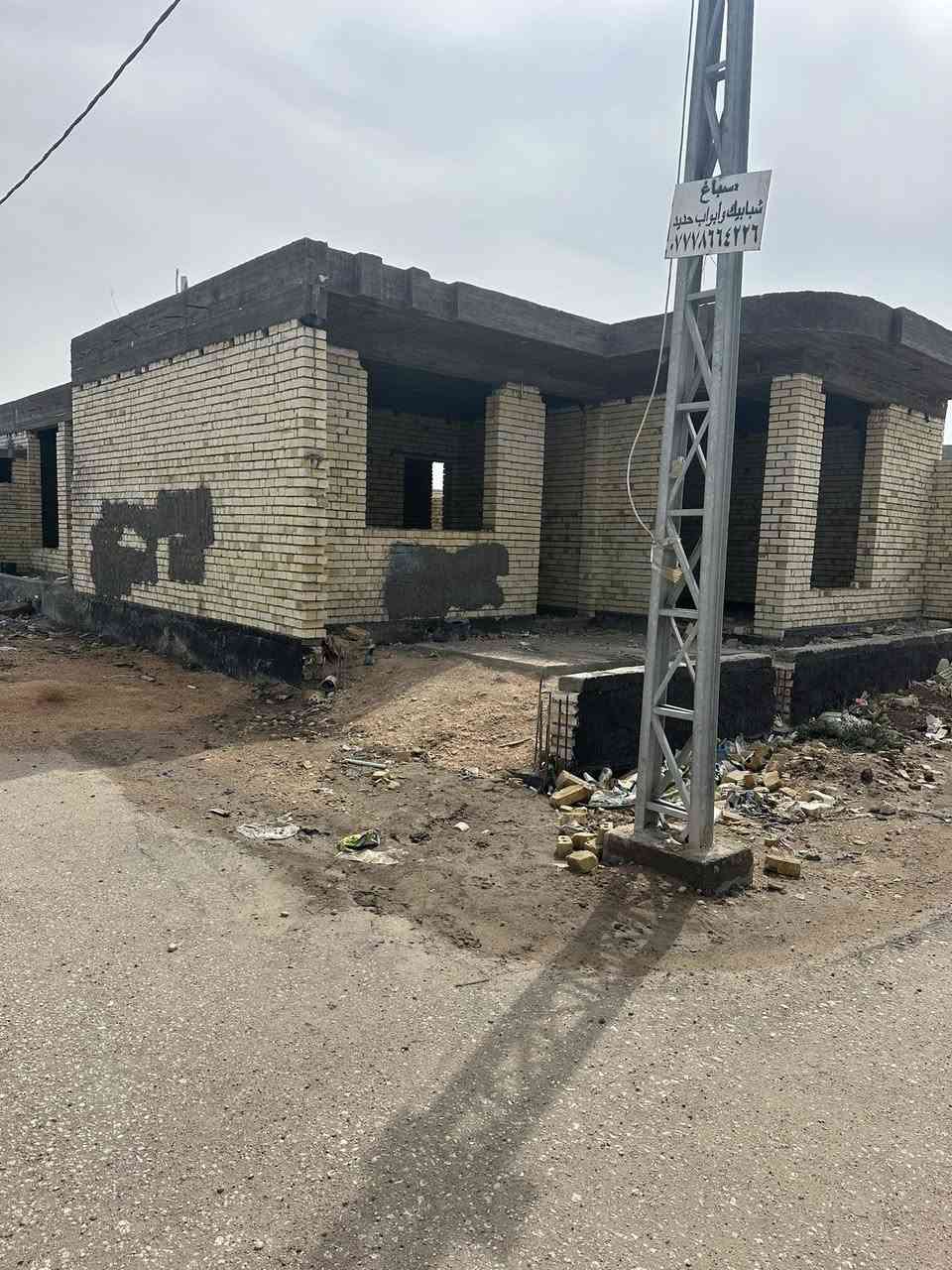 السلام عليكم….للبيع بيت هيكل  ركن مسقف طابوا زراعي سند 25ملحق حي النور موقع ممتاز للسكن
المساحه👈200م
الواجهه👈10م
نزال👈20م
السعر خاص قابل للتفاوض مع البائع
الاستفسار مكتب امجد العلواني للعقار حي17 قرب جامع الرسول
(***********)
