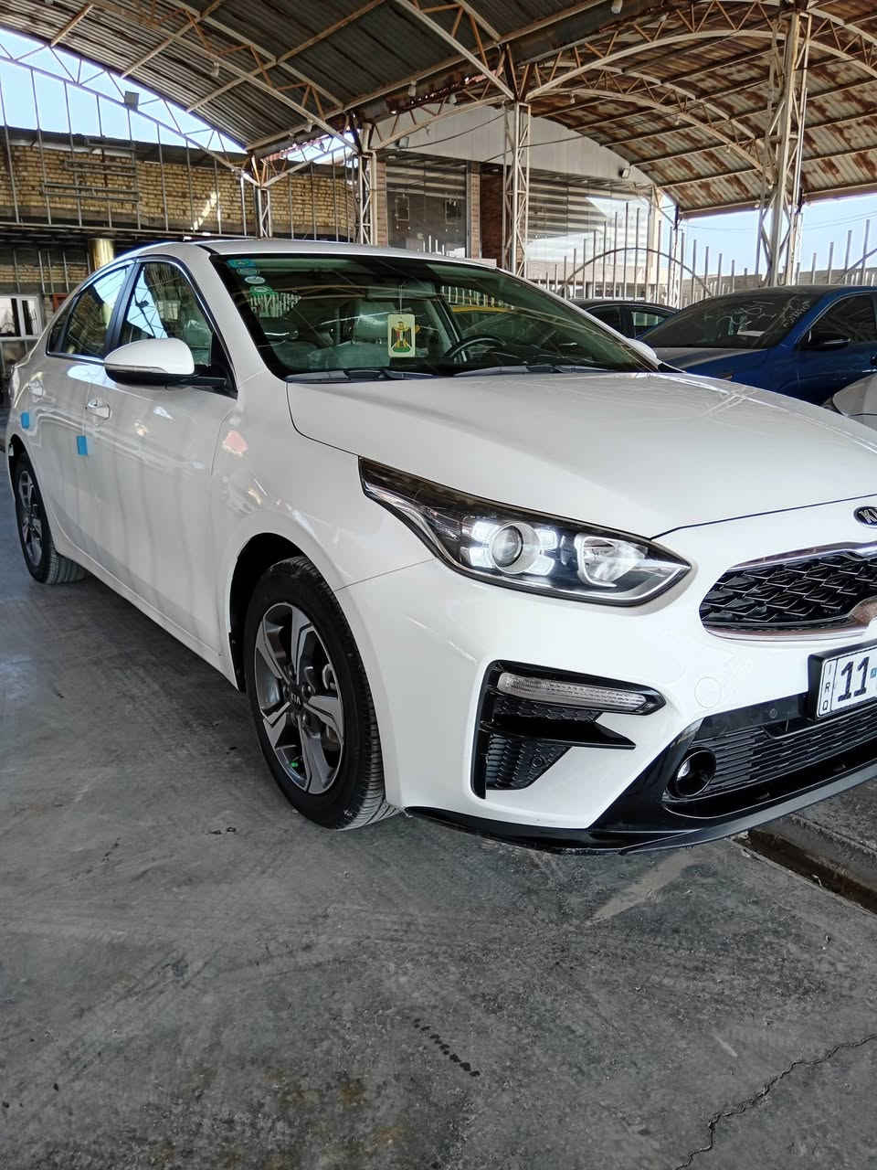 كيا سيراتو خليجي ٢٠١٩
مكفوله  السياره جديده رقم بغداد انكليزي بأسمي مداور ثاني يوم بدون قطره صبغ ولا تبديل فقط ملاحظات 
الموصفات فول عدا الفتحه
بصمه تشغيل + بصمات ابواب
تشغيل عن بعد + جنطه ذكيه 
محرك ١٦٠٠ اقتصادي بدون ادوانز
فول تحكم استيرن    
حساس امامي دكمه    + حساس خلفي
كشنات مغلفه     + الارضيه جلد+ الجنطه جلد
مري شفط      + اشاير مري + نظام ترحيب
شاشه عطلات       ماشيه 100 الف حقيقي قابله للزياده 
بصمات عدد ٢.        تبريد قطعتين
٣ انظمة عاي وسبورت واقتصادي
خمسه ويل كب.   سبير جديد ما مستعمل
لد امامي.     + لد خلفي
***********
