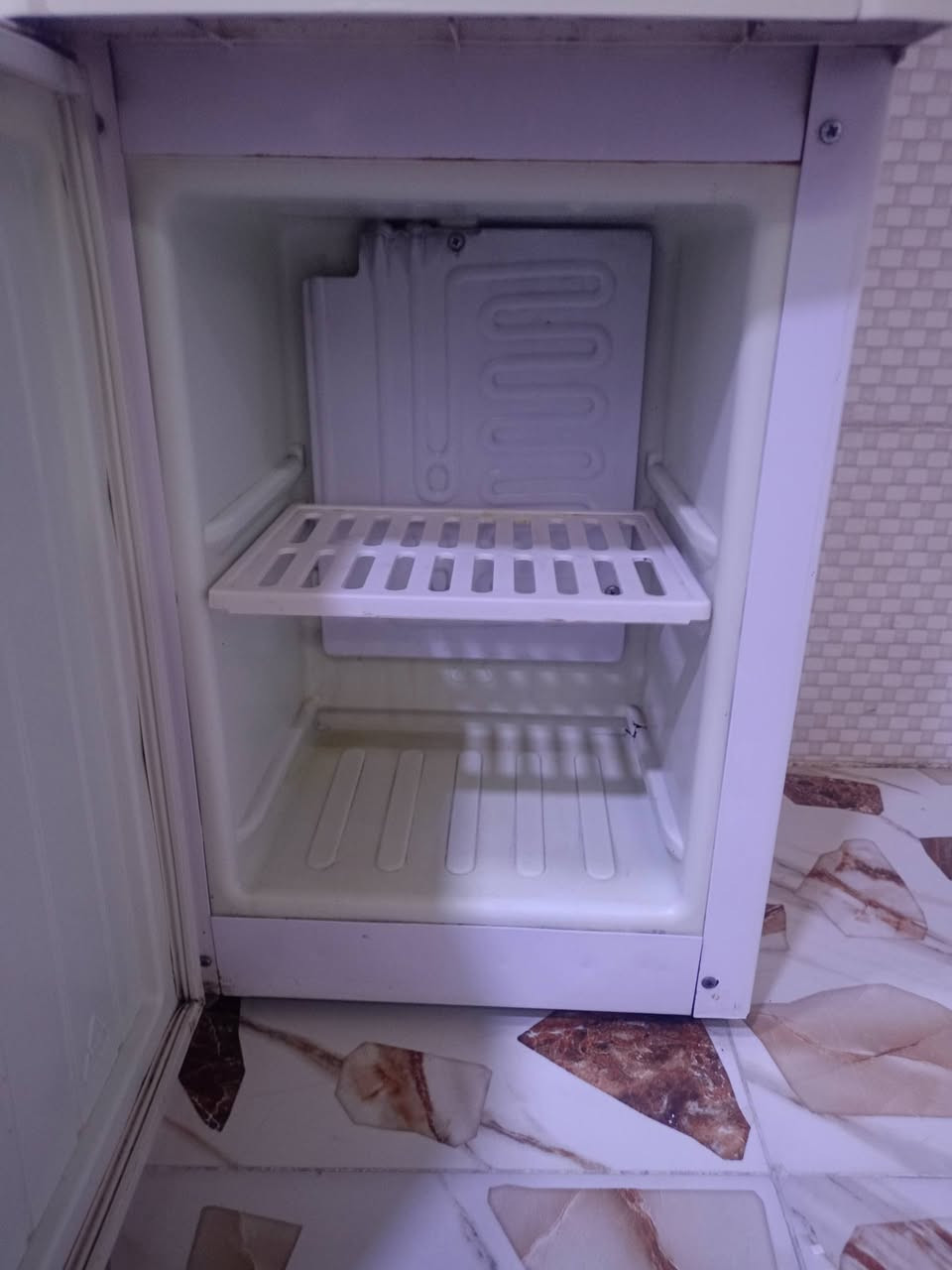 براد اخو الجديد نظافة100٪ شغال بارد.. دافي.. حار.. ثلاجة مال بيت كل نقص مابي كله بلادي شركة غاز بلادي وماطور بلادي السعر 60 وبي مجال بسيط الشراي يتصل  ***********
