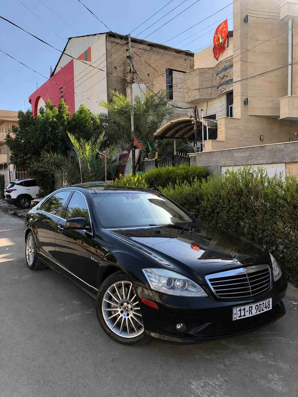 السيارة AMG S63 خليجية كلين اعلى مواصفات بال S
ماشية 125 ألف كيلو ، مبدل محركها شاد 550 المرغوب گاعد بلاد بدون تحوير
السيارة مسويلها سيرفس كامل ، جگاتها هيدروليك تصعد وتنزل وليس هواء ،  ناظور ليلي ، ثلاجة ، بانوراما ، بوب شفط  وباقي مواصفات ال S المعروفه
السعر 22000$  مكاني بغداد البياع 
للتواصل ***********
