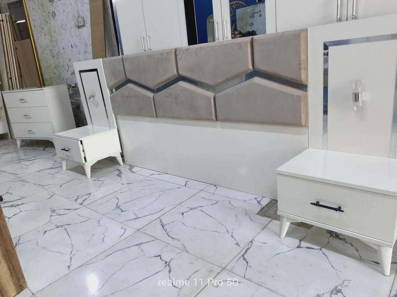 غرفة نوم تركي مستخدم😍💥 
 نضافة95💯
عدد القطع / 5
نضام / ابواب 🦋✨
سعر / 475🤍✨
شد ونقل داخل بغداد مجاني🛻
يوجود توصيل محافضات


**إذا كنت صاحب هذا الإعلان وتريد حذفه لأي سبب، رجاءا أرسل رسالة إلى الدعم الفني**