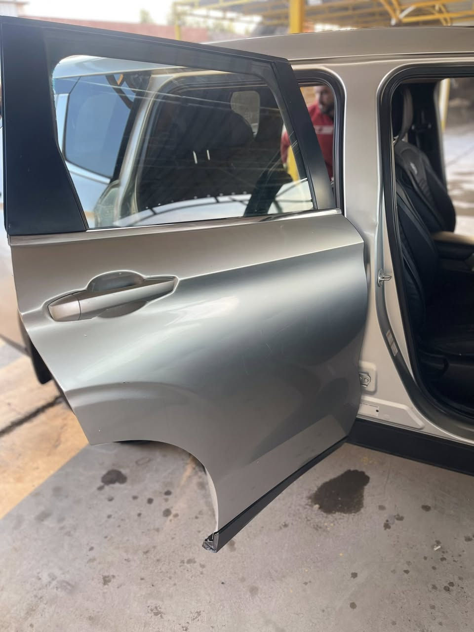 السلام عليكم مسبوشي  اوتلاندر 2022 بصمه سبعه راكب محرك 2500 مصبوغه عام رقم ***********اتصل ودلل
