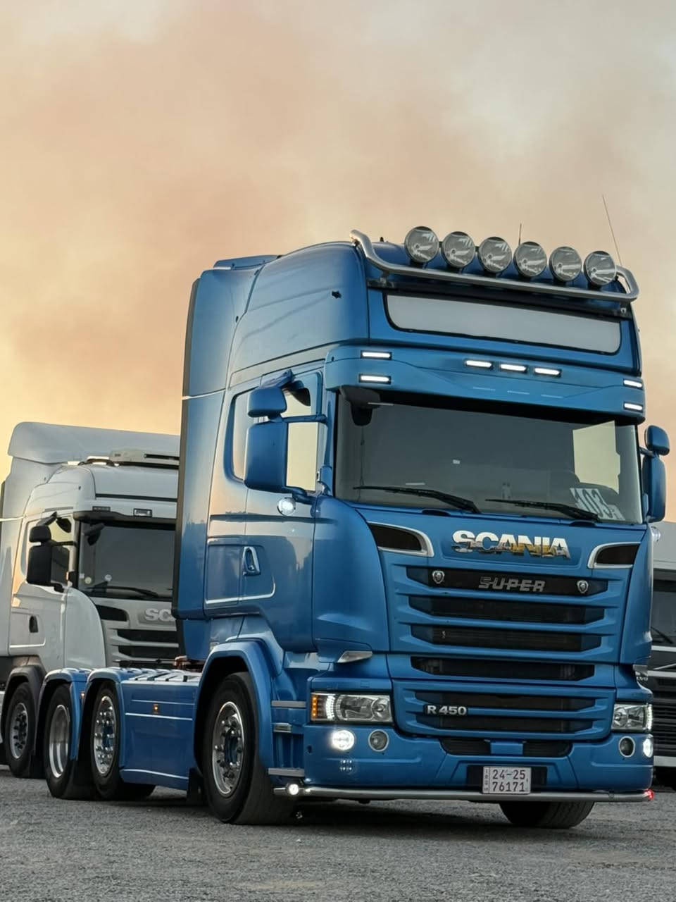 نوع :سكانيا راس تريله سنكل بلادي ستيرن دبل قماره عالي دغداغ جباية امامي شاصي عدل 
موديل: 2016 ✅
حجم : R450 ✅سوبر عادي محرك ستة 
لون :   ازرق ✅
مواصفات: ريتايدر تبريد ثلاجه كاسحه سبايدر حساس كاميرا روبستون لاسيكي دبل منامي  غلاي چاي مايكرو جهاز كهرباء سماعه كشن جلد وتبريد وتدفئة 
گير: أوتوماتيك
رقم :كاتي دخول جديد 
سعر 380$ثلاثة شده وثمانون ورقه دولار //38000$
العنوان: معرض به لين في اربيل قوشتبه شارع العام 
*********** بەڵێن  / أبو علي 
***********

رجاءً يرجى عدم الاتصال بعد الساعة العاشرة ليلاً 🕙 🔟

موقع جديد معرض به لين اربيل/قوشتبه مدينه المعارض شارع العام 
موقع معرض https://maps.app.goo.gl/11RXL3FxQzCXFYZL8?g_st=iw
