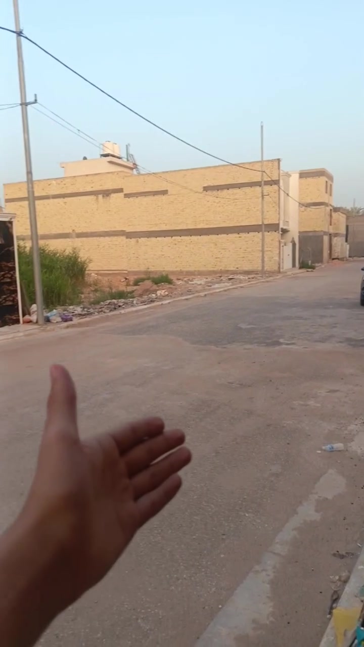 عقارات الباشا الابيع وشراء الارضي 
بيت مساحة 106موقعة مميز 
يبعد عن الإمام كيلو وبناء درجة أولا(1) 
وبي 4غرف كبار
وصالة واستقبال
ومطبخ
و3حمامات 
وأي استفسار تصل على رقم ***********
