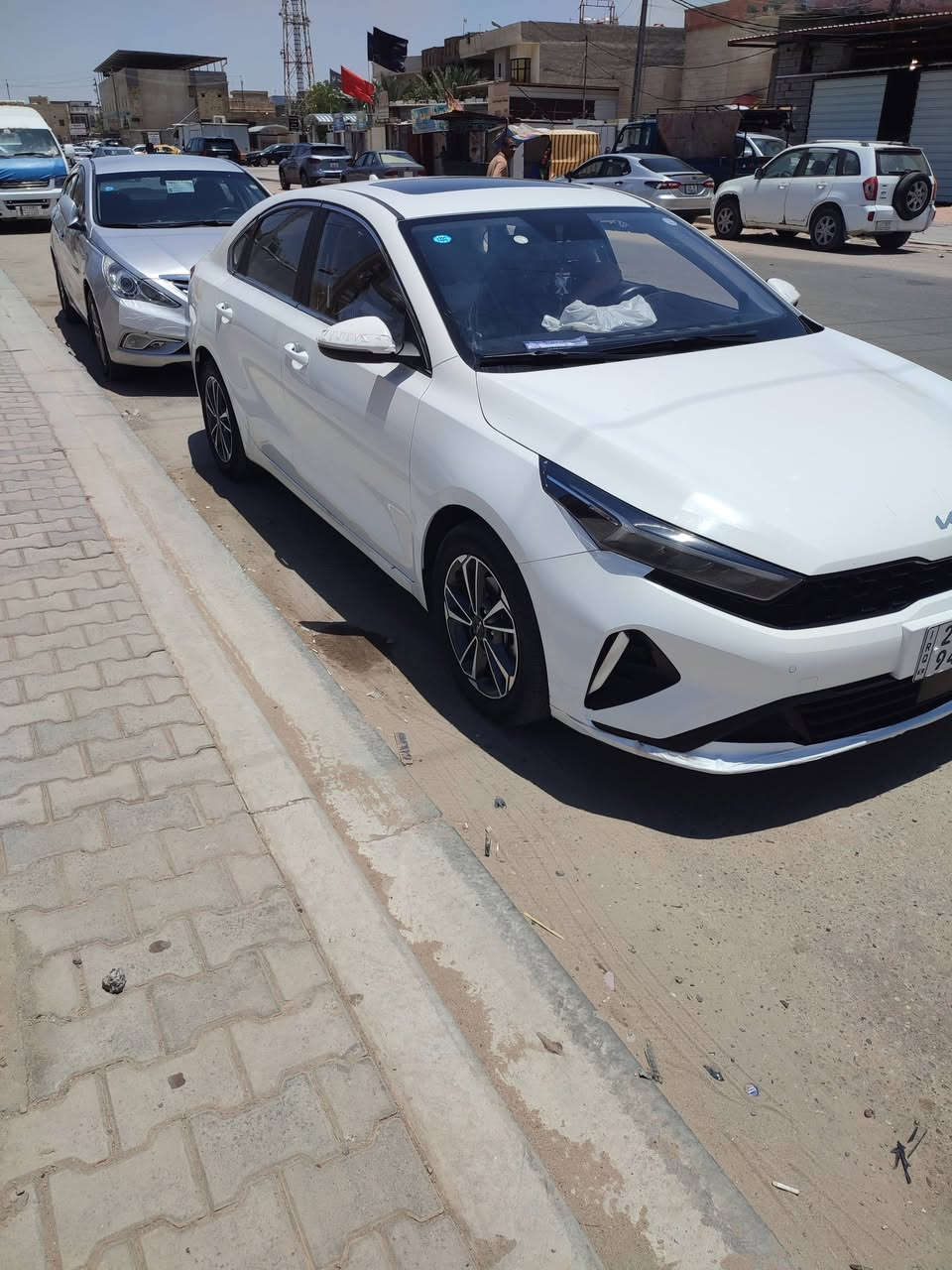 كيا k3 موديل ٢٠٢٤ 
ماشيه ٤٢
سياره فول 
فتحه 
حساسات امامي خلفي
بيه بارد بالرقم الخلفي / السعر 136 وبيها مجال مكلف بنشر اتصل على الرقم 
***********
