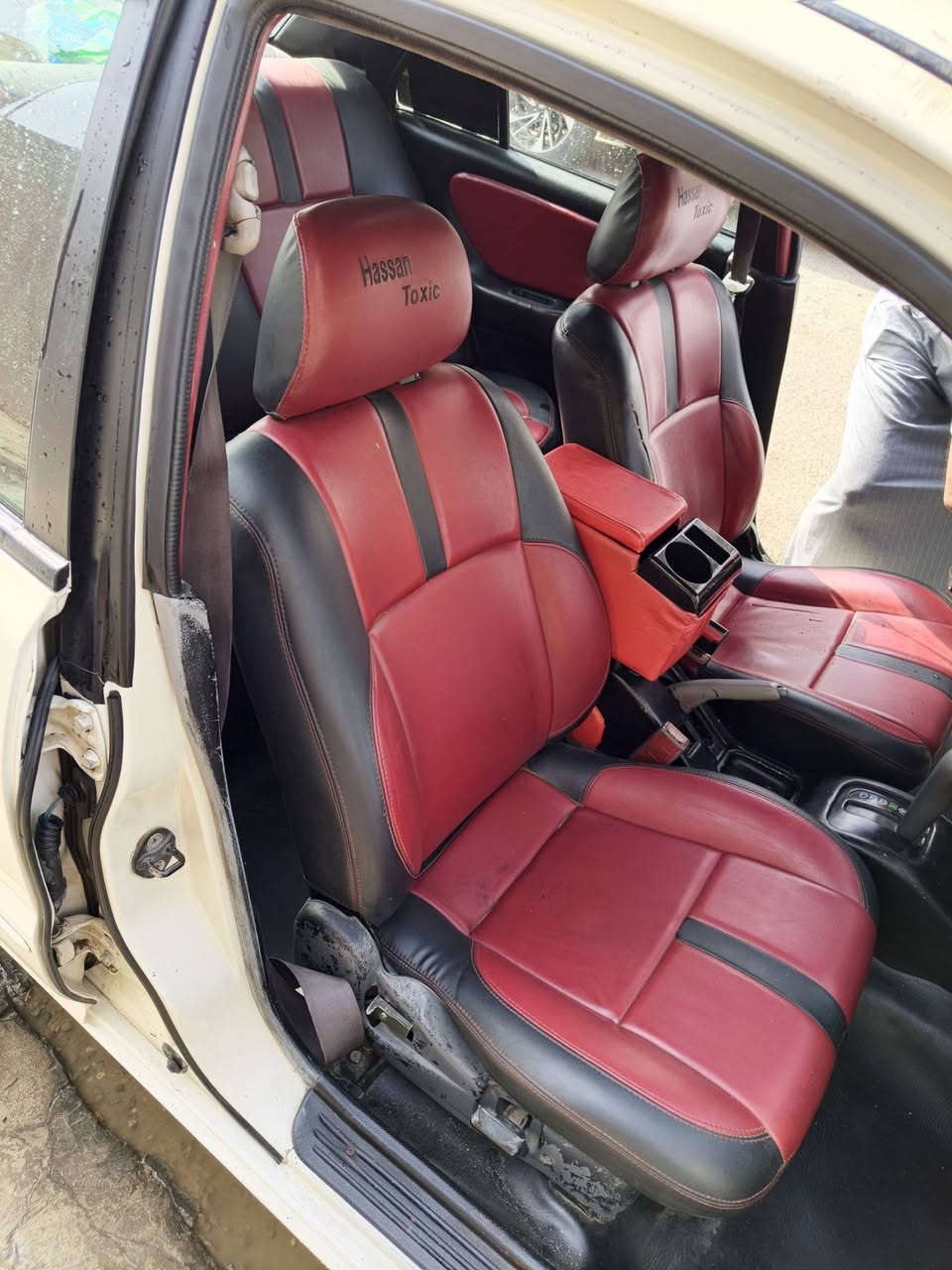 السلام عليكم برتون موديل 2004
مصبوغة حزام اثر شخوط السياره مكفولة من الضربه 
كشنات رياضي داخل احمر 
سقف شعال اضواء
ويل كب رياضي 
كير محرك مكفولات
السياره على وضع الشركة 
رقم بغداد دولي 
تحويل مباشر ثاني يوم 
مكان السياره بغداد 
السعر 55
تواصل ***********
