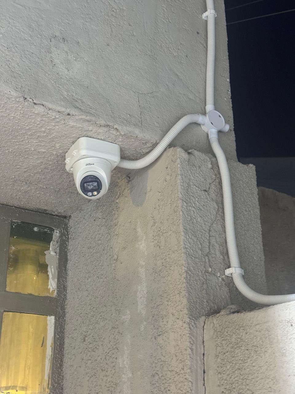 بعض اعمالنا :
تم الانتهاء من تنصيب احدى المنازل  ب6 كاميرات 

5 ميكا  نضام كوكسل  من شركة #Dahua 
 
#الموقع/ بغداد / الامين الثانيه / شارع نواب الضباط 
#دقة في العمل 
#الاتقان في التنفيذ 
للأتصال :***********
