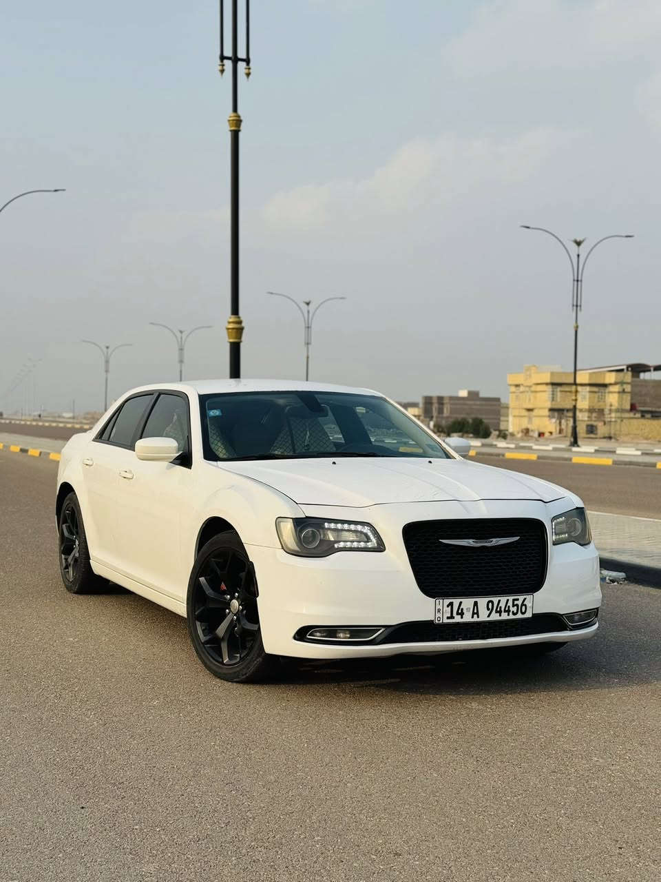 السلام عليكم
كلايسلر اوباما S 2015 فول مواصفات عدا الفتحة رقم بصره دولي بأسمي وارد أمريكي حادث بنيد وجاملق مبدل نفس ألون وكاله سيارة جاهزة مكينة كير حدادة تخم تاير لايت زرع ابو العدستين
 السعر 188
العنوان البصره 
***********
