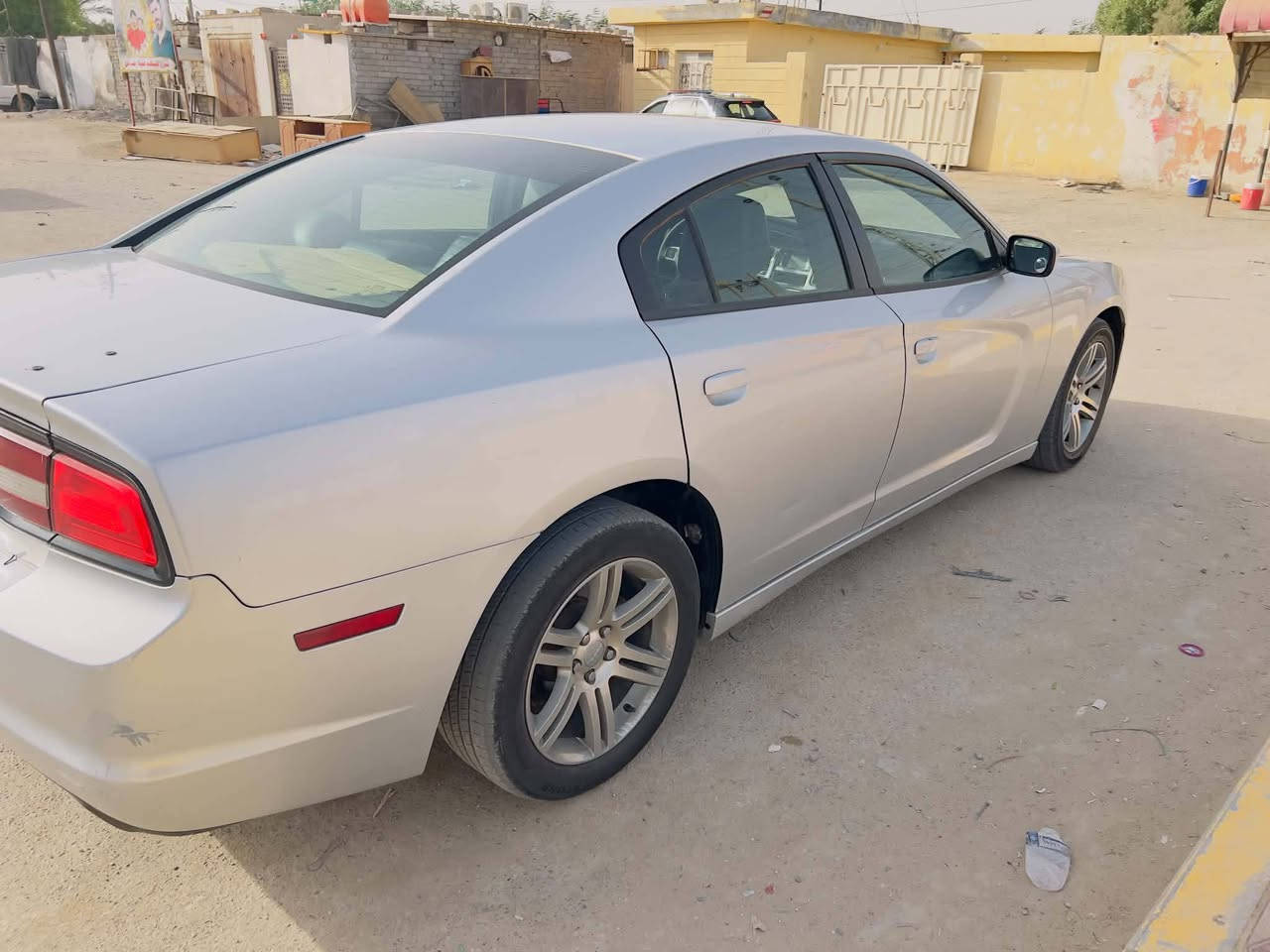 جارجر موديل 11 
بيها قطعتين تبديل 
مكينه و كير  تبريد خير من الله 
حداديه تخم تاير جديد 
منضومه زنون 
السياره ما ناقصها كلشي
السعر 115
مكاني ذي قار 
التصال ‏‪***********‬
