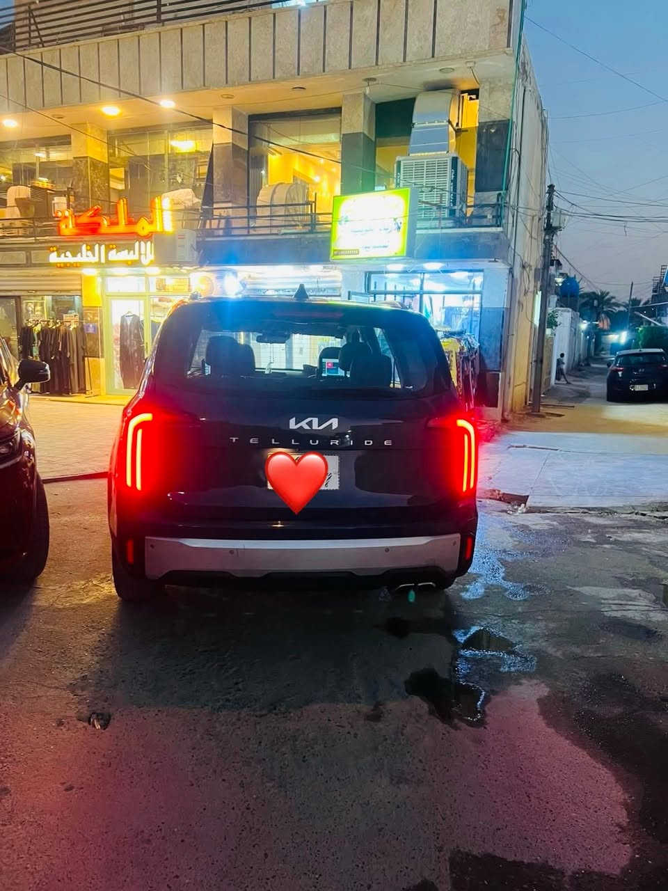🚘 للبيع | كيا تيلورايد S موديل 2024 - وارد أمريكا
� السعر: 24,000 دولار

✅ موديل: 2024
✅ محرك: 3.8 لتر V6 
✅ ناقل حركة: أوتوماتيك
✅ عدد المقاعد: 7 ركاب
✅ العداد: 60,000 كم
✅ اللون: أزرق
✅ المقاعد: جلد
✅ المواصفات الأمريكية

أهم المواصفات:
✔️ شاشة 12.3 إنج
✔️ كاميرا خلفية
✔️ مثبت سرعة ذكي
✔️ مراقبة النقطة العمياء
✔️ نظام المحافظة على المسار
✔️ حساسات أمامية وخلفية
✔️ فتحة سقف
✔️ شاحن لاسلكي
✔️ مقاعد كهربائية مع تدفئة
✔️ نظام المفتاح الذكي (بصمة)
✔️ شاشة عرض على الزجاج الأمامي (HUD)
✔️ حساس مطر
✔️ جنوط 20 إنج

✔️ ABS، مانع انزلاق، وثبات إلكتروني

📍الموقع: بغداد
ملاحظة السيارة شهداء 

📞 للاستفسار: ***********
واتساب

