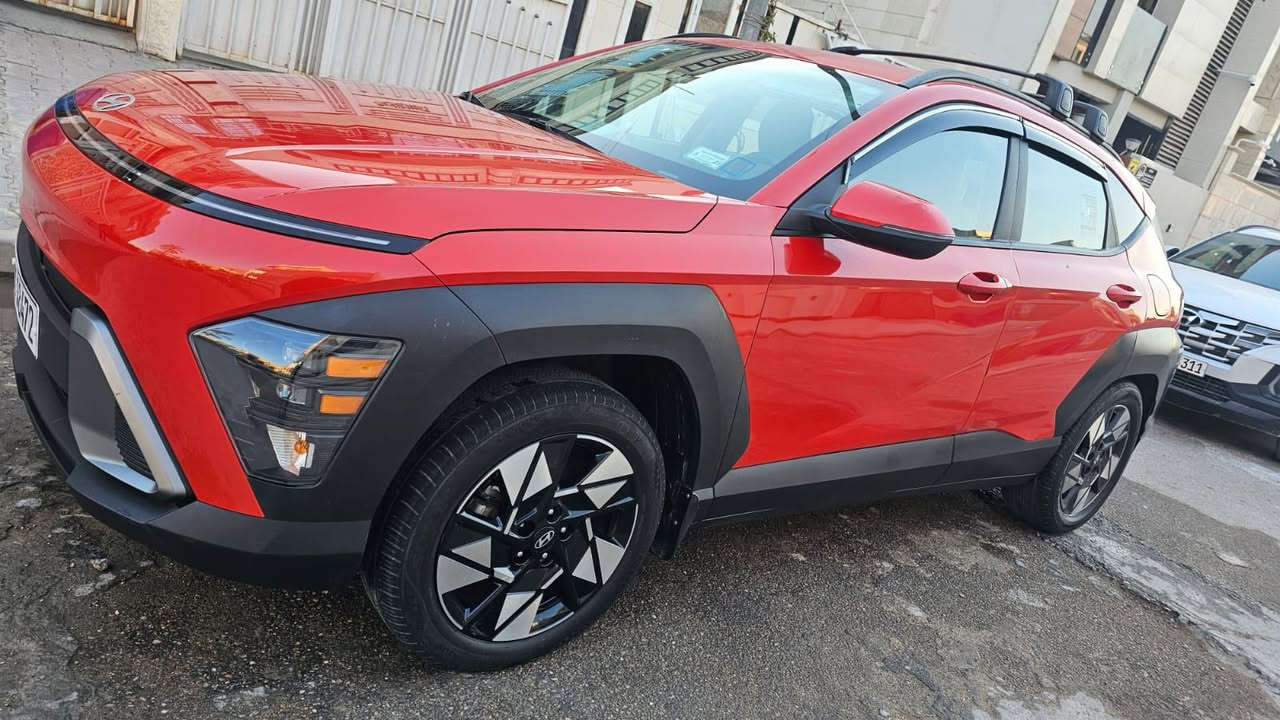 هونداي كونا وارد كوري  موديل 2024 شكل جديد
مواصفات كير تعليك 

حادث موجود بل منشور باب وجملغ خلفي بجم كبس 
بصمه تشغيل عن بعد

هاند بريك بصمه

شاشه دجتل متصل  وعداد متغير 

شاحن ويرلس 

نضام ترحيب 

كشنات كهرباء + تدفئة + تبريد 

كشنات الخلفيه تدفئة 

ستيرن تدفئه

رادارات اماميه + رادارات خلفيه + نقطه عمياء

تحديد مسار  وتحذير عند عند الانحراف + قيادة ذاتيه

واوتو بارك

اوتو هولد + نضام صعود منحدرات 

اشاير بل مري + رادار

تبريد بيانو قطعتين امامي وخلفي

تحكم ستيرن اربع جهات

شاشه كبيره تدعم نضام اندرويد اوتو وكار بلي 

اهتزاز الاستيرن عند الاقتراب

رقم صاحب ســـيـارة :***********
