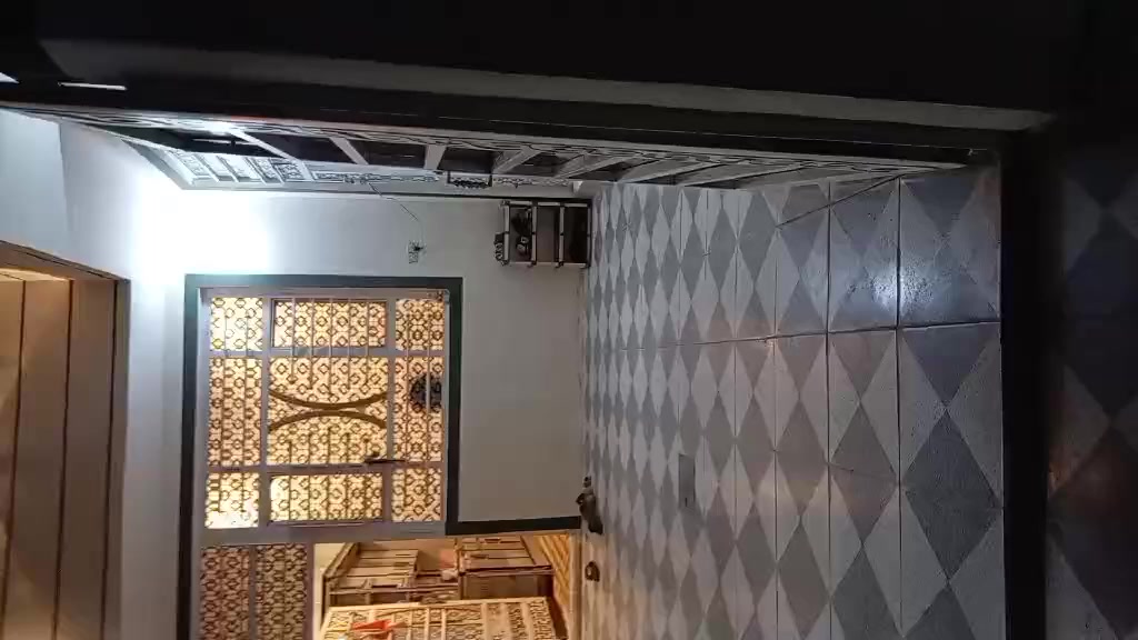 دار للبيع المساحه 200 متر طابو زراعي سند 25 يرهم نقدي ويرهم اقساط العنوان بدايه النيل يبعد عن الجزائر خمس دقائق الرقم ***********
