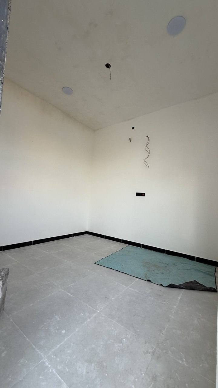 سلام عليكم توفر بيت الجزيره الفيروزيه
مساحه البيت 100متر يتكون البيت من. كراج وحديقه وستقبال ومطبخ  وصاله  وغرفه عدد 2 وصحيات داخليه وخارجيه جنس العقار طابو صرف زراعي بسم عراقي 
سعر 50 وبي مجال حك جيه  🤍
للاستفسار ***********
