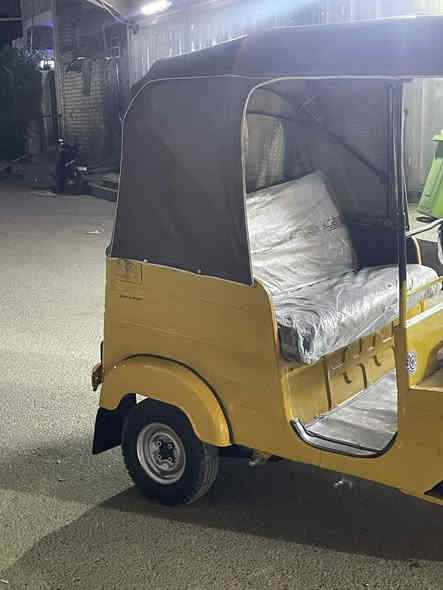 سلام عليكم تكتك لبيع مديل2018 شهر ١٢ محسوبه عله 19  حلوه تكتك مال جناي ربع ما ذب عليه صبغ ما كو بس دوس مكينه كفل تنقيص تبخير اكسن مكفول مكاني بغداد العبيدي سعر 5 و 700بيه مجال لاشراي يدلل رقمي ***********
