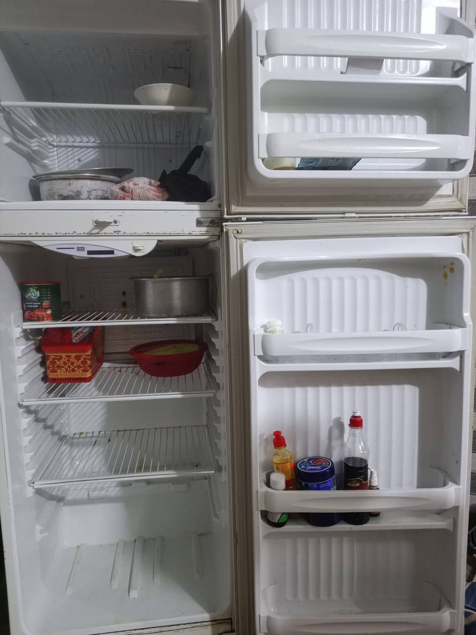 ثلاجه كونكورد حجم كبير مع مجمده تكمه شغالات مداخلات مصلح سعر 300 مع مجال بسيط 
تواصل ‏‪***********‬‏
