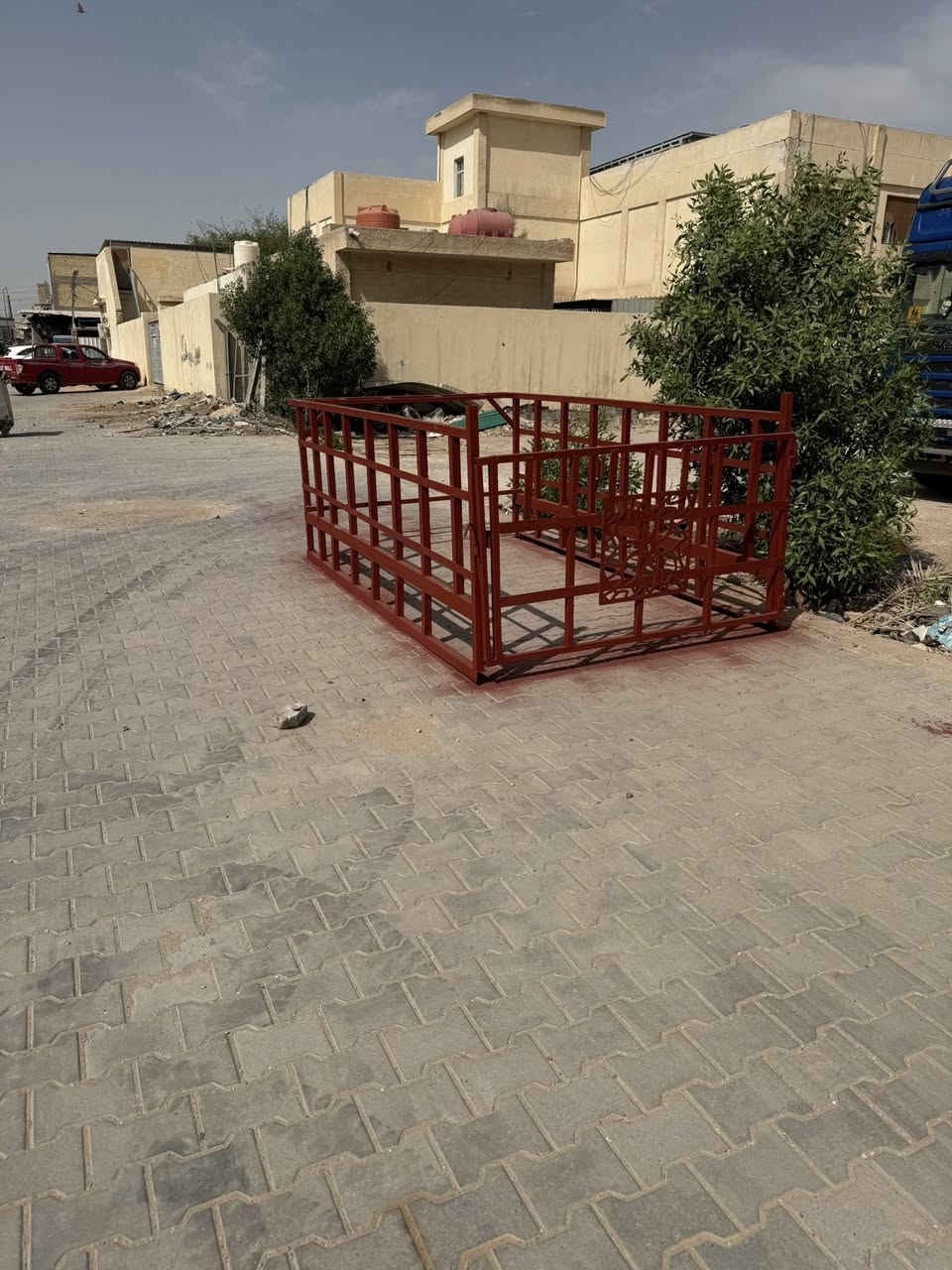 للبيع العدد 2مكان نجف سعر الواحد 250 رقم المبايل ***********
