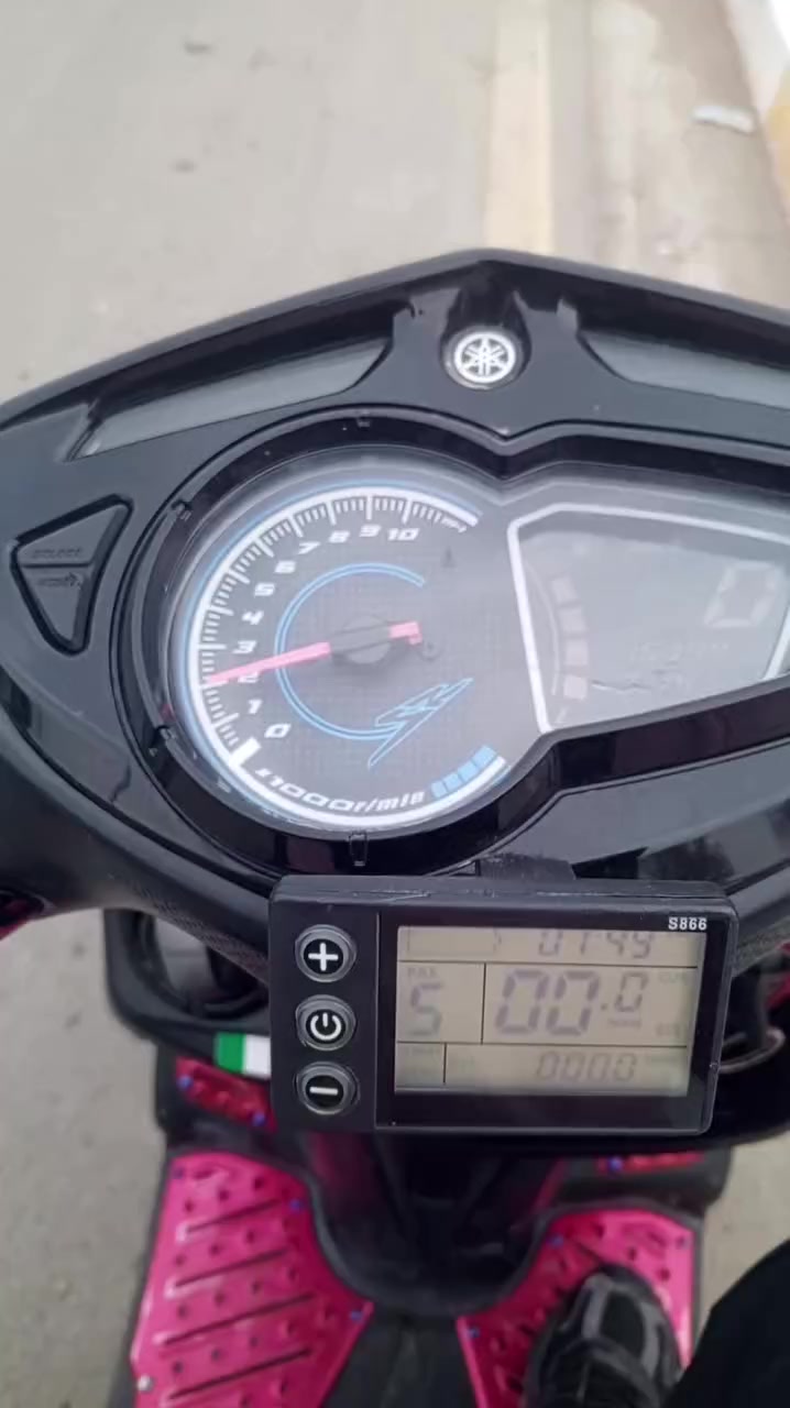 السلام عليكم زوج كلجات مطابق خرز وفايبرات وصفاك رياضي نضافة 90 بنز عالي مكان بغداد بلديات ***********
