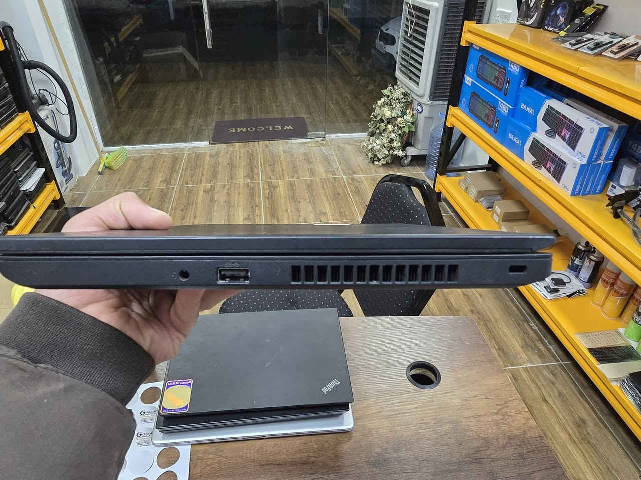 عرض نار 🔥 من مركز كداوي تيك 
عرضنا اليوم على لابتوب لينوفو Think Pad L480 
مواصفات اللابتوب 
■ نظافة عالية جدا ( مجدد )
■ معالج كور اي ٥ من الجيل الثامن وبثمان انويه 
■ رام ٨ كيكا بايت Ddr4
■ هارد اس اس دي ٢٥٦ كيكا بايت 
■ معالج رسومات مدمج انتل الترا اج دي ٦٢٠  يفتح ٤ كيكا تشاركي 
■ الشاشة فول اج دي حجم ١٤ انج 
■ بطارية جديدة  تقرا ٦ ساعات بوضع الخمول انطيك بيها ضمان ساعة اذا اقل الجهاز يتبدل 
■ شاحن اصلي تايب سي 
■ كل المنافذ المهمة موجود وتكدر تشوفهن بالصور
■ الجهاز مفحوص بالكامل من قبلنا ومنصب علي ويندوز ١٠ اصلي مع كامل التعارف والبرامج الاساسية وحتى الاوفيس 

هداية واضافات 
●ماوس واير ليس من الي مسوين عليه عرض تكدر تشوف مواصفات الماوس بالصفحة 
● لصقات تعريب تحب تلصقهم او لا بكيفك
● ماوس باد ماركة مايكروسوفت

كل هاي المواصفات بسعر ٢١٠ الف دينار عراقي والتوصيل مجاني لجميع انحاء العراق 

ملاحظات 

□ الكمية محدودة 
□ تقدر تجي تستلمه باليد من مركزنا بعد ما تفحصه وتتاكد من نظافته وبخصم ٥ الالف اظافية
□ كل برامج الفحص موجودة على سطح المكتب تقدر تتاكد من سلامة الجهاز امام المندوب 
□ في حالة ظهور اي خلل بالجهاز خلال مدة ٣ ايام من تاريخ استلام الجهاز - المركز متكفل باستبدال القطعة باخرى من نفس الموديل .

عنوان مركزنا 
العراق / اربيل / شارع سلطان مظفر / مقابل مسجد صديقة خاتون 

للتواصل والاستفسار 
***********

#عرض_مميز
#لابتوب_مجدد
#لينوفو_ثينك_باد
#سيف_كداوي
#كداوي_تيك
#اربيل
