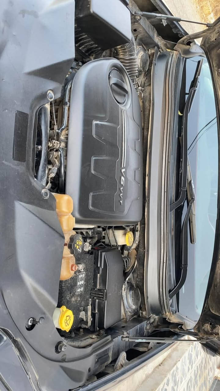 السلام عليكم جيب شيروكي بزون موديل 2019 
فول مواصفات سقف بانوراما كشنات كهربائي تدفئه تبريد كلو شغال 
محرك 6 سلندر محرك وكير شرط بيها قطعتين تبديل بوند وجاملغ امامي الأيمن بدون دواخل جاملغ الأيسر بي شويه صبغ 
سنويه جديده مجدده لل 2035 
السعر 150 وبيها مجال حك الجيه 
الرقم ***********
موجود ماسنجر واتساب فقط
