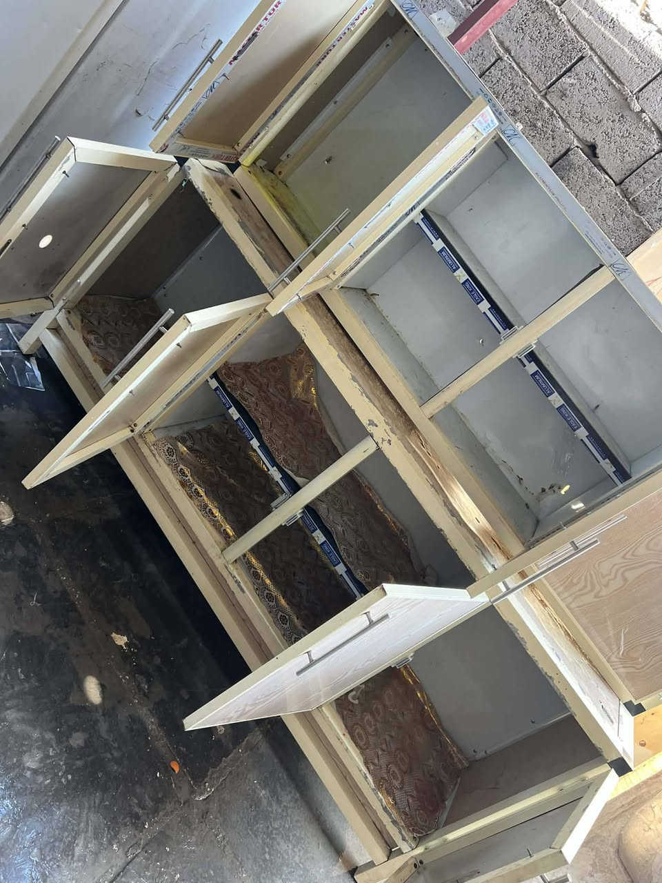 غراض للبيع مكان دوره اكو توصيل ***********
