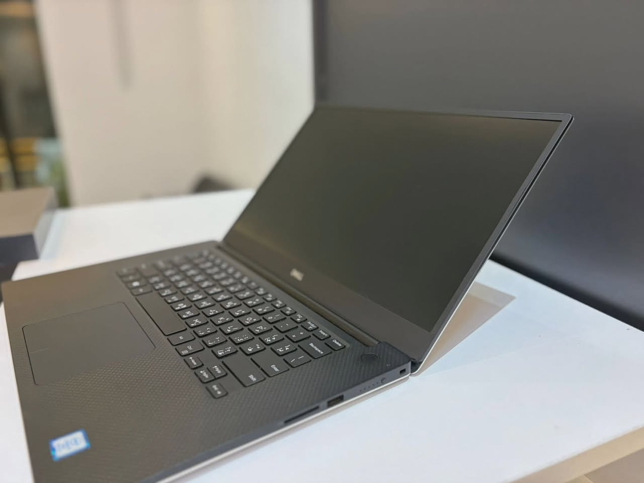 لابتوب Dell Precision رصاصي للبيع
إذا تدور جهاز يشغل الشغل الثقيل + ألعاب بدون مشاكل

📌 المواصفات:

* معالج i7 جيل تاسع 💪
* RAM 16GB
* كرت شاشة NVIDIA Quadro T1000 + Intel HD
* شاشة Full HD 1080p واضحة ونقية ✨
* DirectX 12
* بصمة اصبع 

💻 الأداء:

    المونتاج (Premiere) شغال بسلاسة
* ألعاب تختيم مثل: Resident Evil /
*  God of War/
* GTA5 🎮
   

📊 الحالة:

* نظافة خارجية 95% 🔥
* استخدام نظيف جداً
* فحص كامل ✔️ (بدون مشاكل)

حاسبتي الشخصية اشتغلت عليهة اكثر من ٩ اشهر ، مونتاج وتصاميم واللعاب ، سبب البيع اريد اسوي تجميعة 
عنواني ديالى- بعقوبة 
الي يريد يستفسر يراسلني واتساب 
***********
