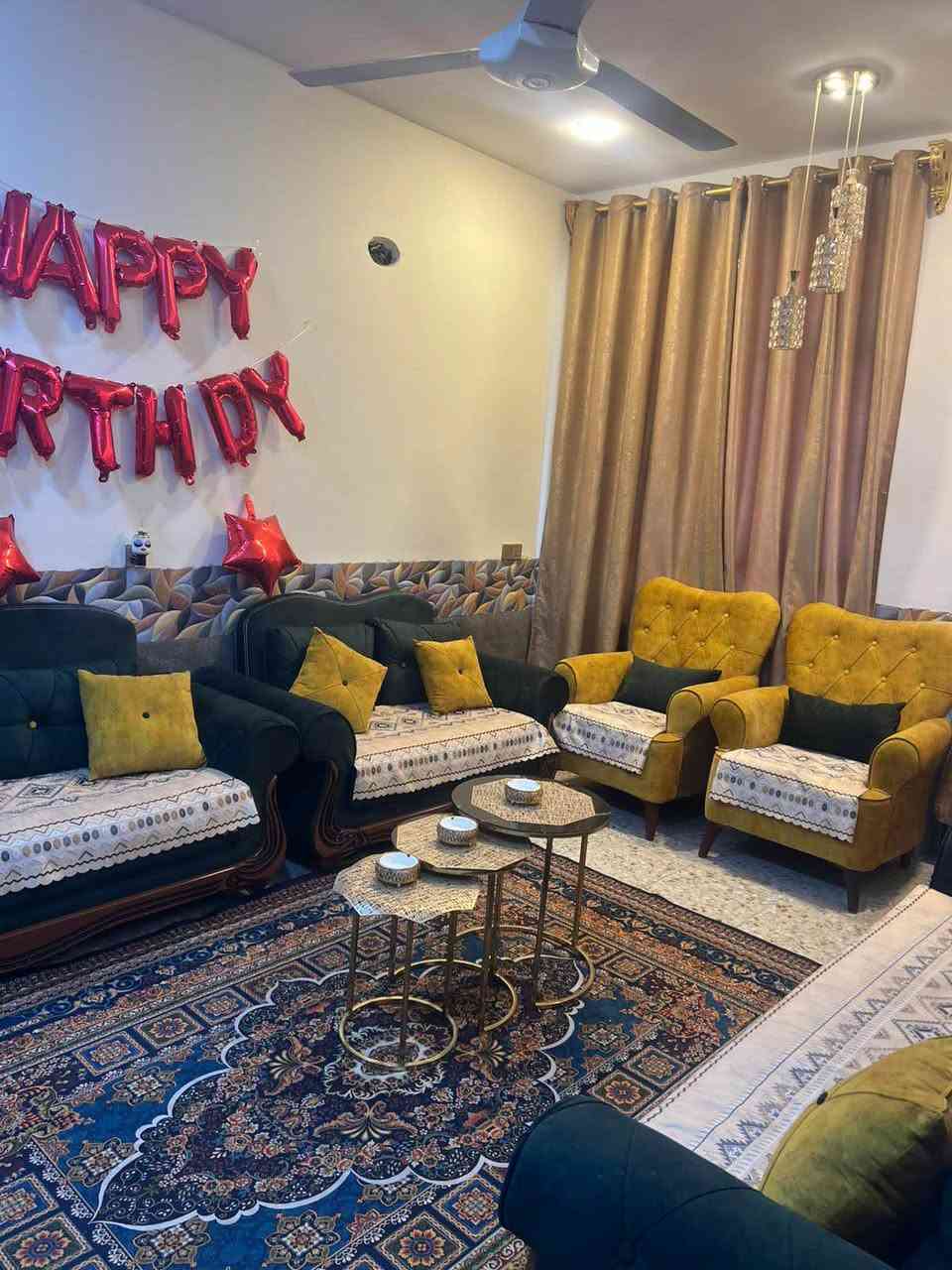 *********** 
دار للبيع زراعي ملك صرف  مساحة 100متر واجهة 6متر سند 25 يحتوي عل طرمة ومدخلين صالة ومدخل ثاني عل مطبخ وغرفة نوم وخدمات طابق اول غرفة نوم وحمام غربي وسطح خدمات فووول شارع مبلط ماء كهرباء مجاري.    ومن  الله التوفيق 
  *********** بغداد, العراق
