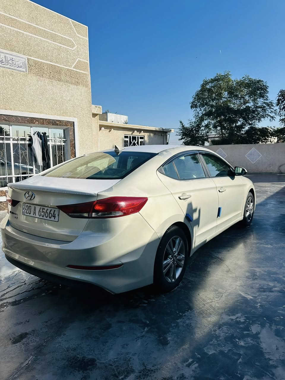 سلام عليكم 
النتره وارد أمريكي ٢٠١٧ ارقام وسنويه ٣٠
مكينه كير صدر تخم تايرات نص فول 
سياره بيه ٤ قطع بدون دواخل تبريد تاتفيه 
سياره مال جناي سعر ١٠٠ وبيه مجال قليل 
بكانه بغداد الجسر ديالئ ***********/***********
