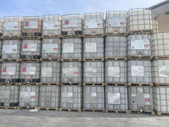 حاويات صفراء وبراميل للبيع 
النجف 
***********
