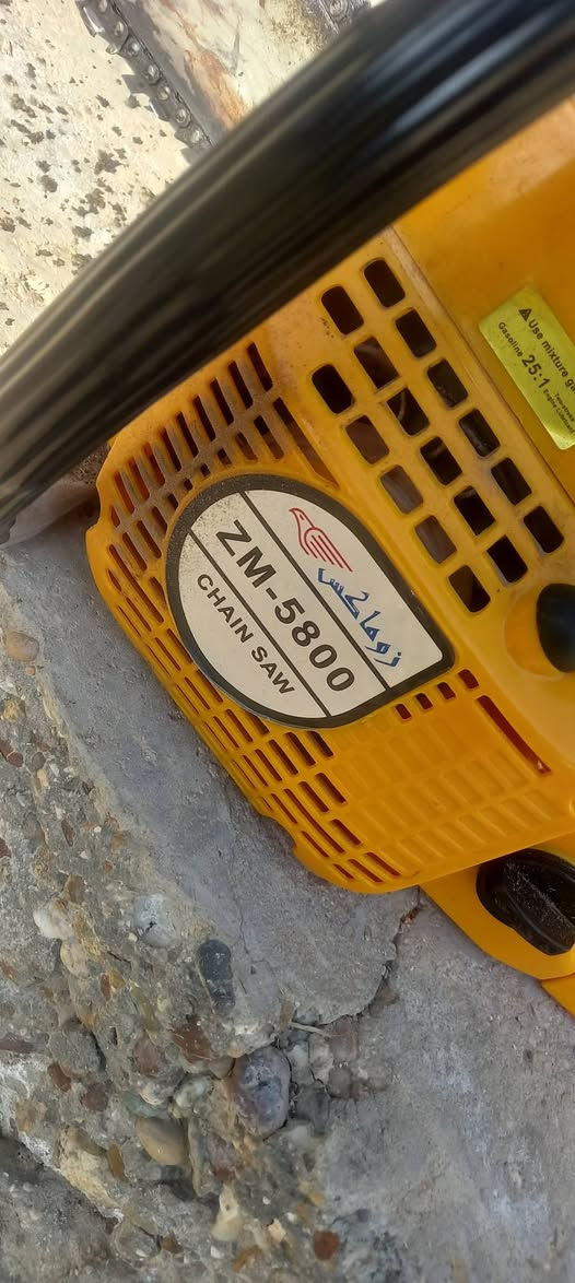 السلام عليكم 
ماطور تقطيع خشب اصلي زوماكس قامة 22 قياسها للبيع مستخدم يومين فقط.بعدة جديد اتصل وبيك خير ودلل *********** المكان محاويل
