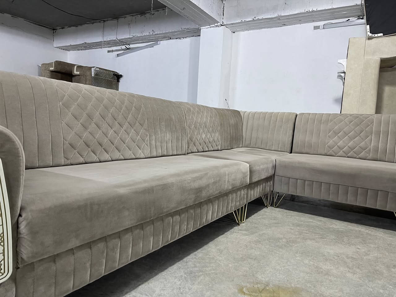 ئەم قەنەفە Lبۆفرۆشتن 
دەسکردە بێعەیبە 
دیزاینی کۆمپیوتەرییە
10نەفەرە 
ژ.م***********
