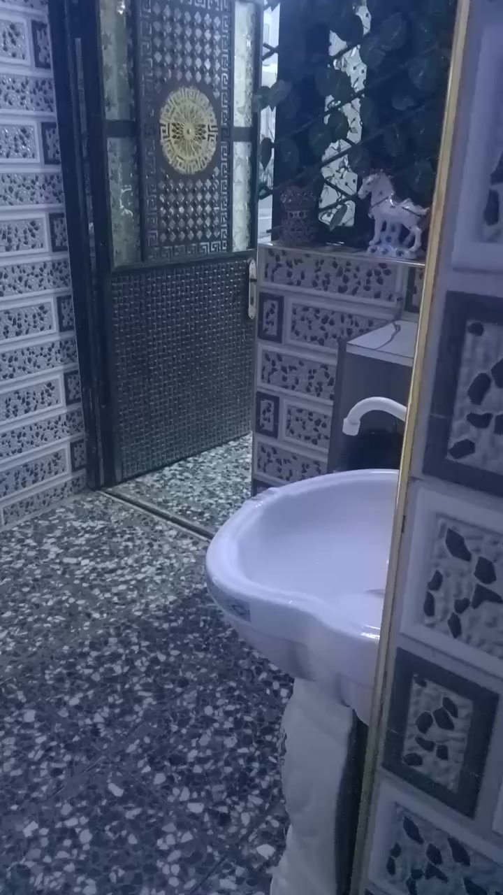 فرصة شراء . للبيع مستعجل بيت بناء طابوق وسقف مسلح في منطقة العماري خلف معمل التمر 0770422329


**إذا كنت صاحب هذا الإعلان وتريد حذفه لأي سبب، رجاءا أرسل رسالة إلى الدعم الفني**