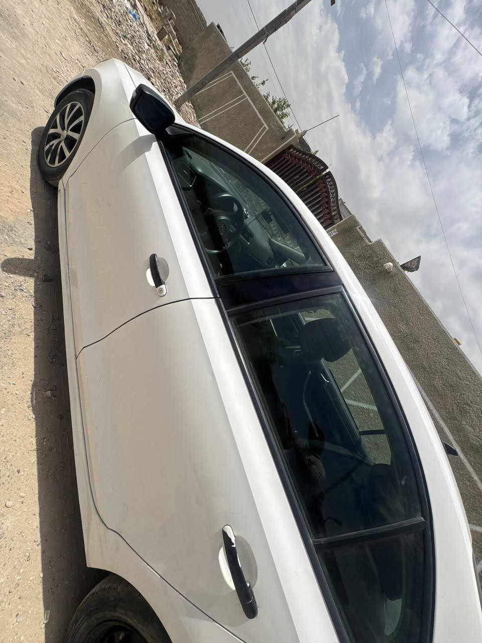 جيتا 2500 5 سلندر مديل 2011 
بيها جاملغ وباب عكس السايق وبنيد صبغ 
كير ومحرك خير من الله مكفول 
مكان السيارة بغداد برب الشام تفاصيل اكثر اتصال 
*********** السعر 77
