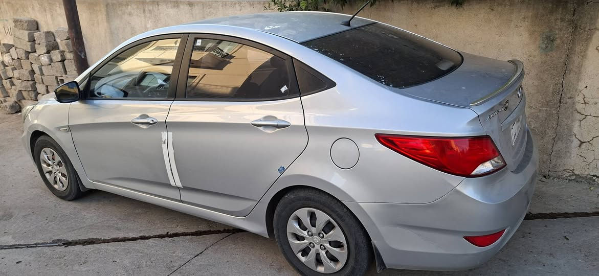 سلام عليكم 
 بيع سريع   بيع سريع.  بيع سريع 
سيارة هوندا أكسنت 2016 محرك 16
السيارة منافست أصلي و معها أوراق كمركية أصلية 
شرط ما مبيوكه 
شرط ما بيها كص
شرط ما عليها اي دين 
و بس سقف بيها حالوب 
 الصبغ : بها نصف جملغ صبغ موجود داخل صورة 
ما بها أي ضربة بداخل و
السيارة بها شاشة أيبات و كاميرة موجودة بل صور
گير و محرك و تبريد بشرط 
و داخل سيارة موجود بل صور حيل حيل نظيف سعر 67 قفل قفل 
عنوان سيارة : عقرة
صاحب سيارة ***********
