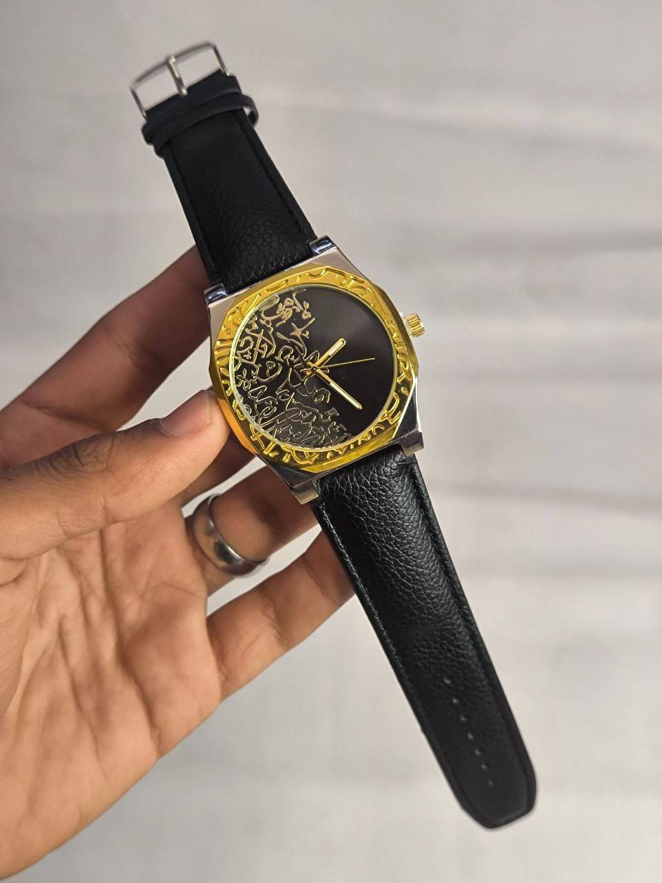 ساعة مزخرفة بتصميم AP 

تحفة فنيه
مكينة كوارتز
هيكل ستانلس ستيل مع طوق روز كولد مزخرف
ميناء مميزة مزخرفة (بأيات قرآنية)
زجاج معدني مقاوم للخدش 
ميناء سوداء مع اميال لامينوس 
سير جلد   

السعر :- 15 ع اول تم 
للحجز والاستفسار يرجى مراسلة الصفحه


**إذا كنت صاحب هذا الإعلان وتريد حذفه لأي سبب، رجاءا أرسل رسالة إلى الدعم الفني**