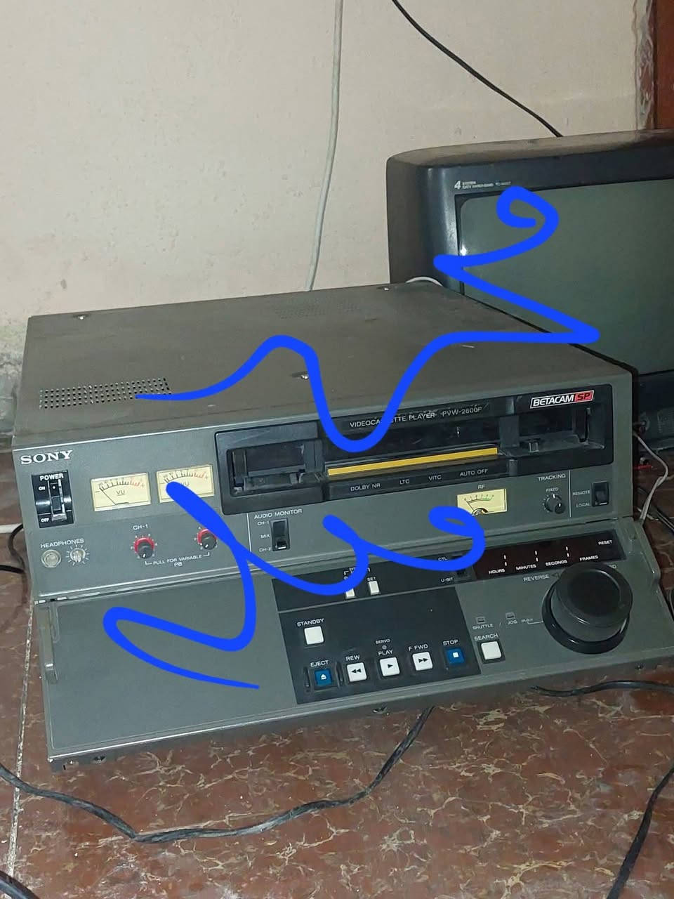 للبيع
من الفديوات النادره جدا جدا 
جهاز فديو بيتكام بنظام ال SP نظيف جدا يعمل ب كاسيت حجم كاسيت البيتماكس والكبير اكبر من الكاسيت ال VHS  بالصوت والصوره ودقه الوضوح وأخير قطعه 
1000 عافيه اللي بيكون من نصيبه .
سعر  (  على الخاص ) 
خدمه توصيل لكل المحافظات في العراق 🇮🇶 
مع شركه الامزون للتوصيل السريع .
للاستفسار اكثر مصور الشباب ميسان شارع المرور القديم حي المعلمين . ***********
***********   إتصال واتساب تلكرام محمدمعله
