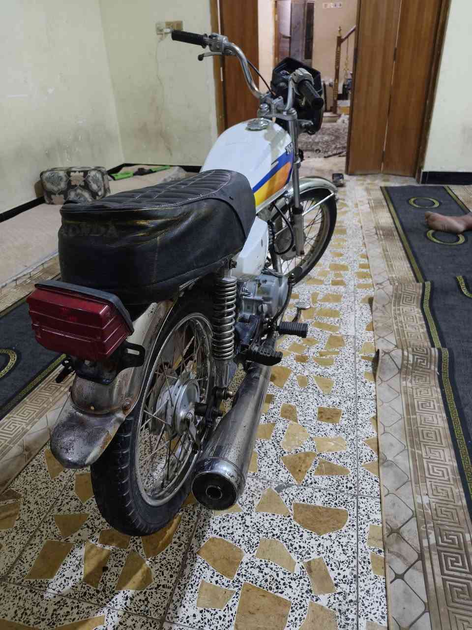 دراجة إيراني وراق دراجه نضيفه شاصي مابي الحيم أو صيانه بلادي محرك ناعم السعر 600العنوان جمهورية دفاع المدني رقم تواصل ***********
