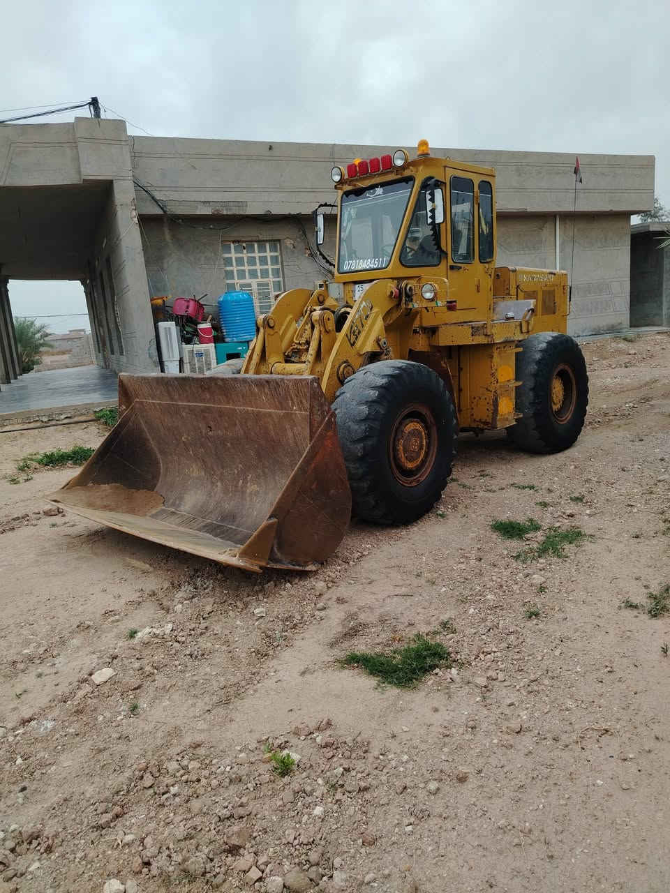 شفل البيع موديل 83 رقم نكليزي الانبار وضع شركه السعر280  بي مجال المكان فلوجه ***********.  ***********
