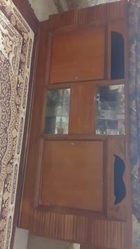 بوفيه للبيع سعرها 100 رقم07805074453