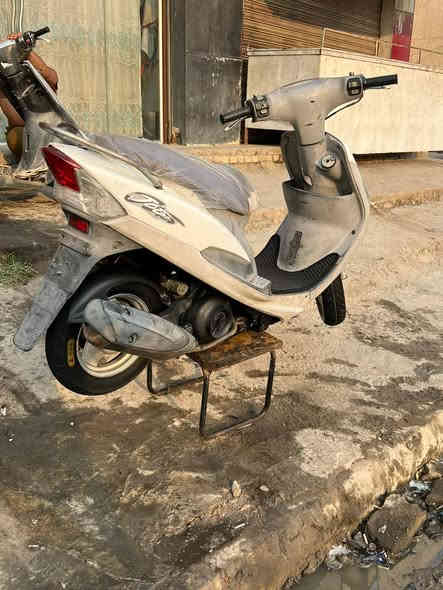 السلام عليكم دراجه ماكس منغولي البيع دراجه نضيفه واذه مو نفس الصور لا تأخذه مفتوحه فقط والفات فقط مكينه ناعمه وشغاله من الطول الطول سلف هندر مكاني ناصريه مركز السعر 700 وبيه مجال  رقمي ***********
