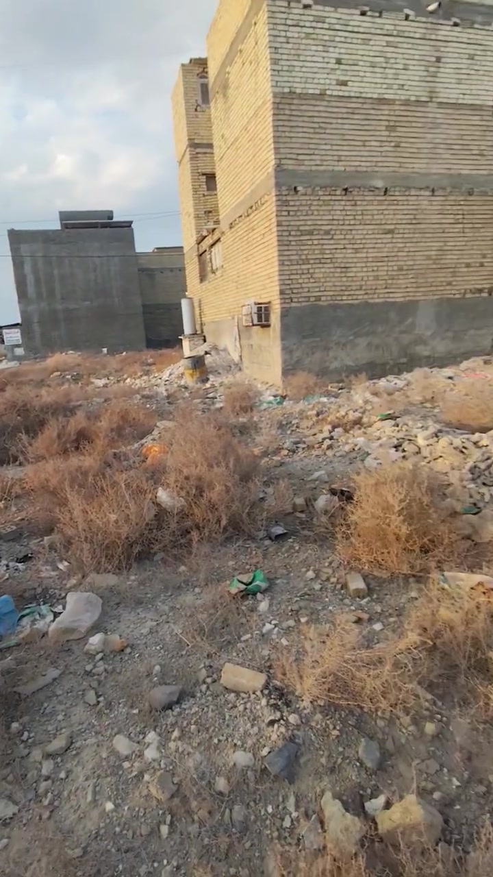 السلام عليكم قطعه للبيع وقف قادري ١٠٠ م مربع سعر مناسب قرب بوابه الكاظميه الاستفسار الاتصال ***********

