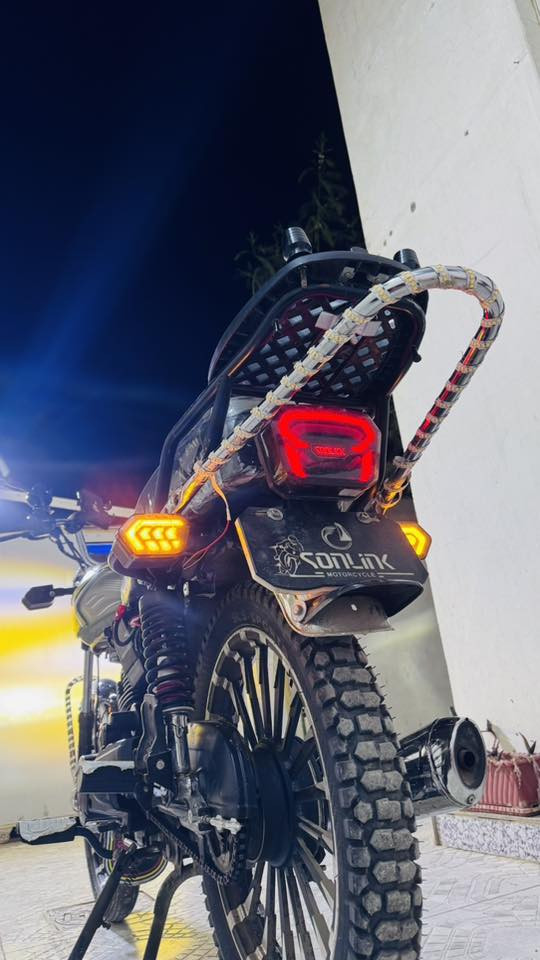 السلام عليكم دراجة سونك موديل 25 محرك 200 دراجة فور الرقم*********** السعر900  بي      مجال
