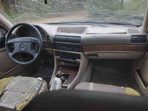 سلام عليكم   للبيع Bmw91 735 بغداد سياره كشنات كهربائي دواخلها بيجي جلد   ودبل جكمجه ودبل ايرباك سياره شادلها مكينه حاويه نضيفه  واصلها اوتو  شديت كير عادي  تايرات نص عمر ويل خليه صدرها نص عمر  لون كرزي   وبيها بعد مواصفات هواي ستفسار اكثر اتصال ع ***********  36 $
