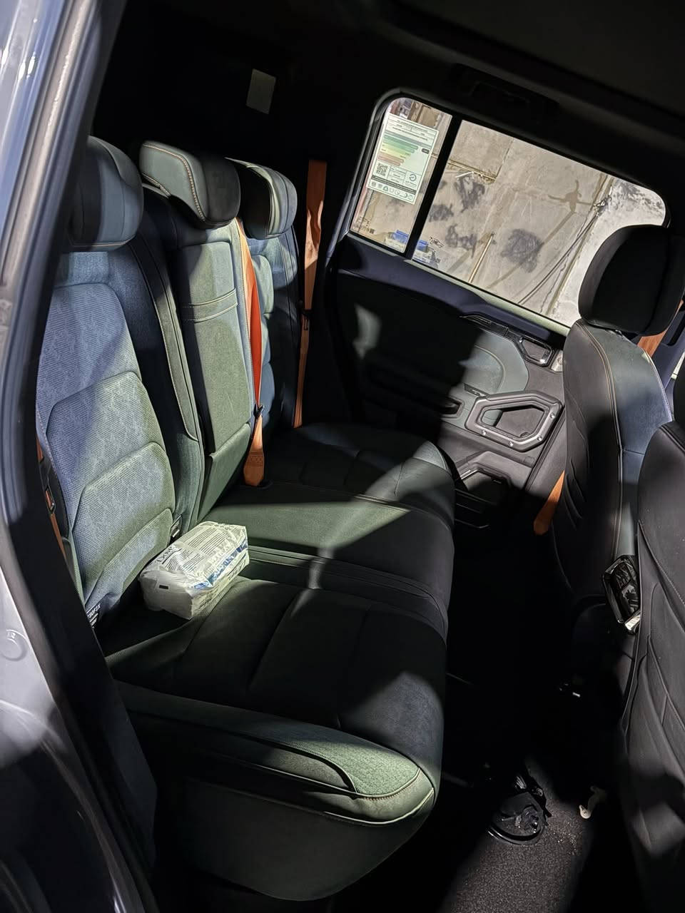 جيتور T2 للبيع
موديل 2024
مرقمة بغداد 
وكالة هارلم
داخلية زيتوني
سقف بانوراما
حساسات أمامية وخلفية
كاميرات 560 درجة
تبريد كشنات
تبريد قطعتين
شاشة كبيرة
ثلاجة
بصمتين تشغيل
2 منافذ Type-C + 2 منافذ USB
إنارة LED كاملة
ناقل حركة 7 سرعات
شحن وايرلس
أوامر وتحكم صوتي
مثبت سرعة
محرك 2000 تيربو اقتصادي
السعر ٣٧ وبيها مجال بسيط 
للاستفسار : ***********
