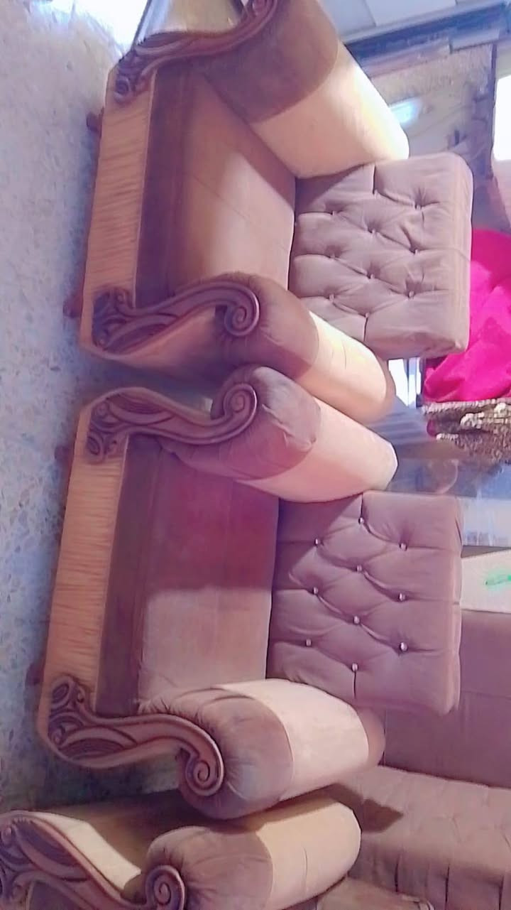 سلام عليكم تخم 7 مقاعد ايي ضرر مبي ناقصة بس غسل لمكان حي العامل  ( السعر 180بي مجال بسيط للتواصل وتساب ***********
