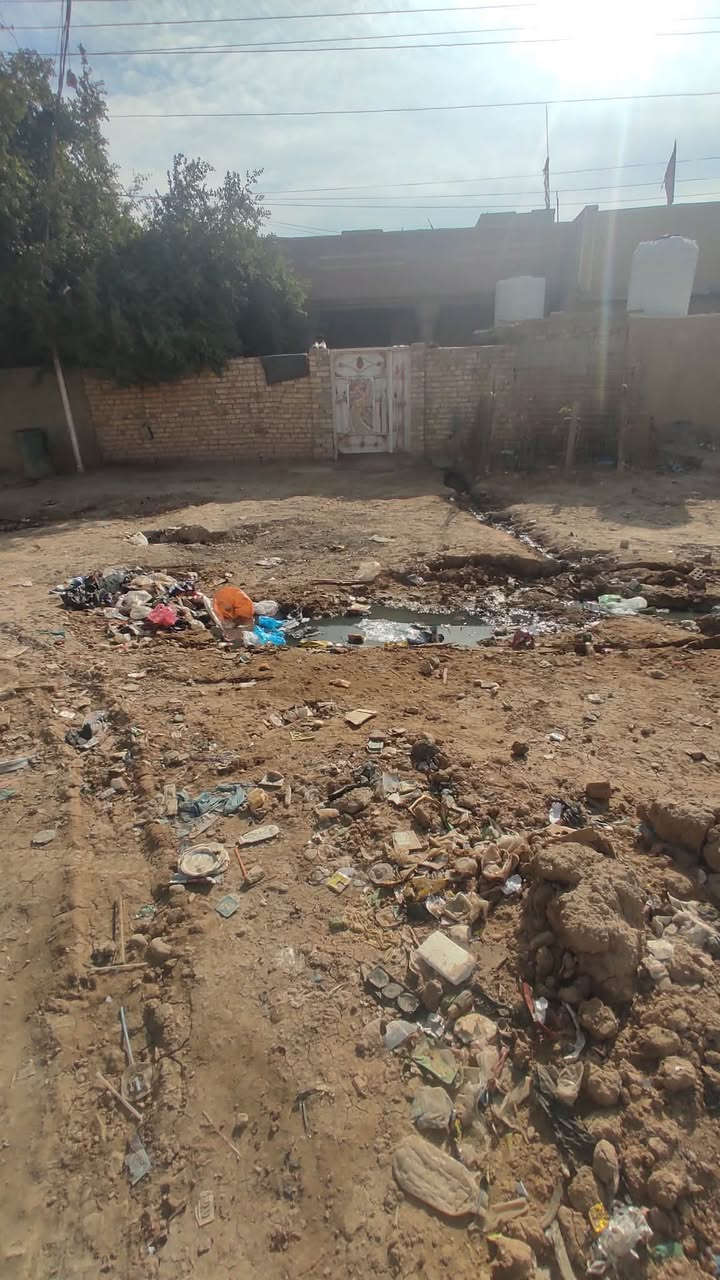 السلام عليكم
دار للبيع 200م طابو صرف
مربع ال1000 خلف حسينية قمر بني هاشم
وجه الدار على الساحة مقابل مدرسة الطوسي
للاستفسار اكثر الاتصال علئ الرقم

‭***********‬
