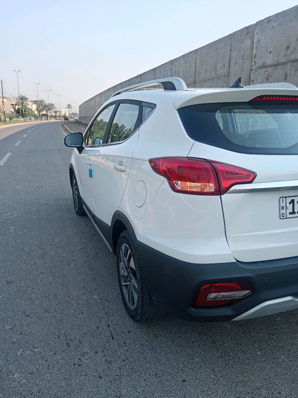 سيارة جاك JAc موديل ٢٠٢٤. استلام  ٢٠٢٥ شهر ٧ صيني امتياز محرك وكير اللماني فولك سواكن  ١٦٠٠ تنفس طبيعي ماشية ١٣ الف ظمان ٤ سنوات حتى دهن وفلاتر على الشركة فول مواصفات باسمي مكاني بغداد الدورة رايده ١٣٠ ورقة سيارة مكفولة من كلشي *********** 