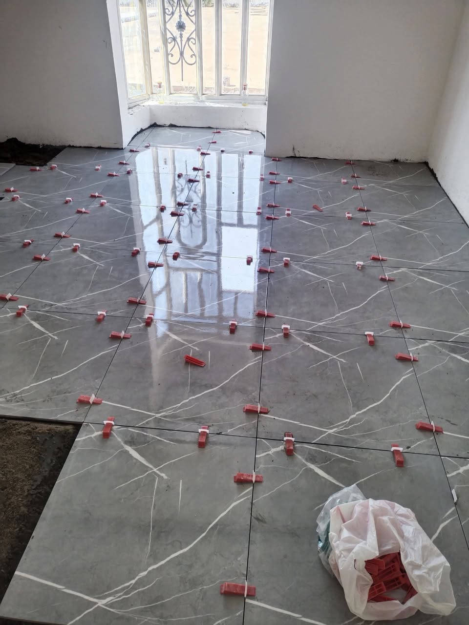شغل سيراميك درجه اولى متفرغ حاليا *********** متر وبليوميه
